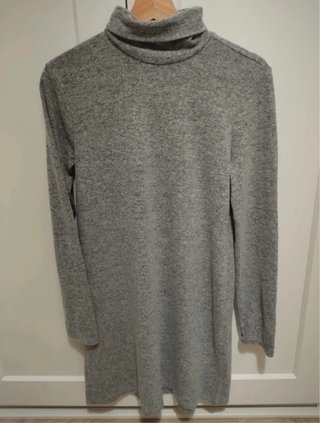 Vestido punto cuello vuelto gris