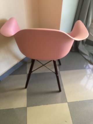 Silla Nórdica Rosa Plástico y Madera