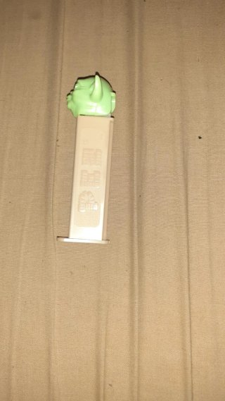 Dispensador PEZ caramelos Yoda Star Wars 2016