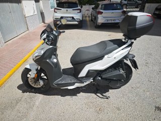 Kymco Agility S Scooter Negra