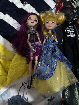 Muñecas Rainbow High y Ever After High