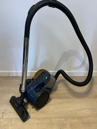 vacuum cleaner