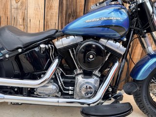 Harley Davidson Softail Slim Azul