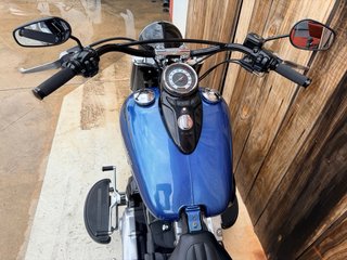 Harley Davidson Softail Slim Azul