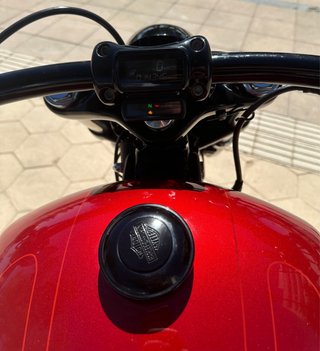 Harley-Davidson Softail Breakout 114 Roja