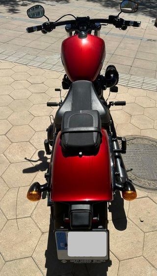 Harley-Davidson Softail Breakout 114 Roja