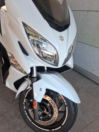 Suzuki Burgman 400 ABS Blanca