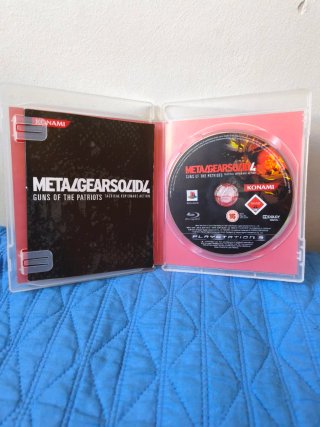 Metal Gear Solid 4: Guns of the Patriots PS3.