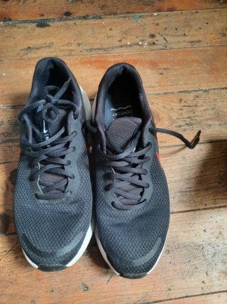 Zapatillas Nike Hombre Negras y Rojas