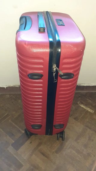 Maleta MS Roja 64x40x24 cm bastante cuidada.ver