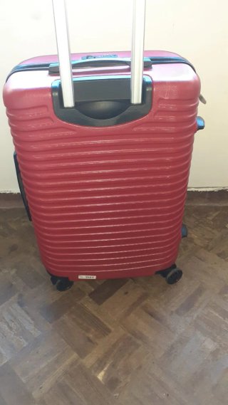 Maleta MS Roja 64x40x24 cm bastante cuidada.ver