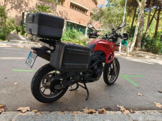 BMW F650GS 800cc Roja y Negra