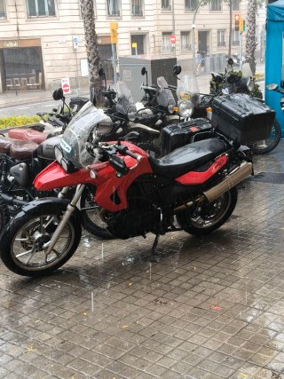 BMW F650GS 800cc Roja y Negra