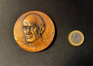 Medalla Centenario Josep Clarà