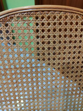 Dondola classica in legno e rattan, trattabile!