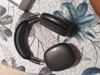 Auriculares Negros y Plateados