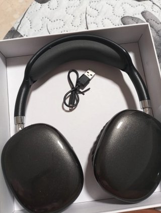 Auriculares Negros y Plateados