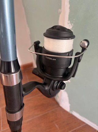 Caña de pescar con carrete surfcasting