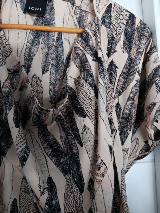 Vestido Ichi estampado plumas Talla S