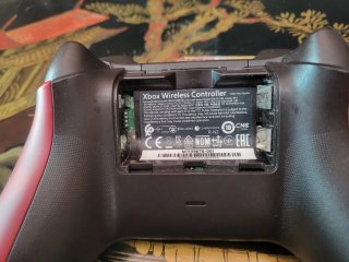 Mando Xbox Camuflaje Rojo y Negro