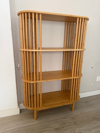 Estantería de madera