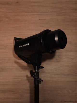 Foco de estudio Godox SK400II-V
