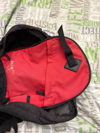 Mochila Altus Negra y Roja