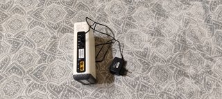 Router WiFi Movistar con adaptador