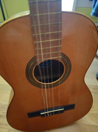 Guitarra Clásica José Ramírez + Estuche