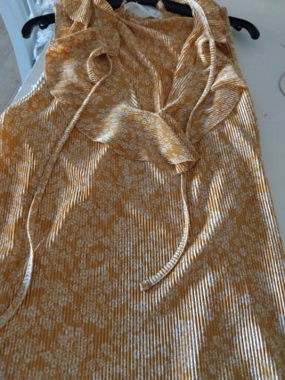 Blusa Mango plisada naranja floral m