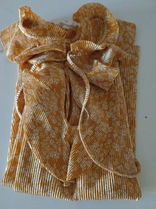 Blusa Mango plisada naranja floral m