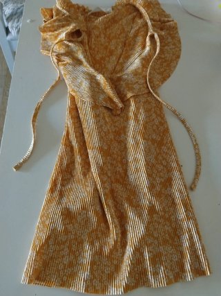 Blusa Mango plisada naranja floral m