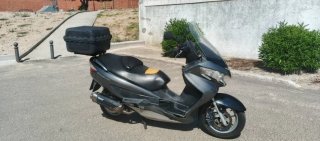 Suzuki burgman Scooter Gris
