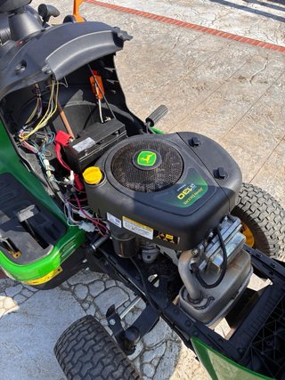 Tractor cortacésped John Deere X116R