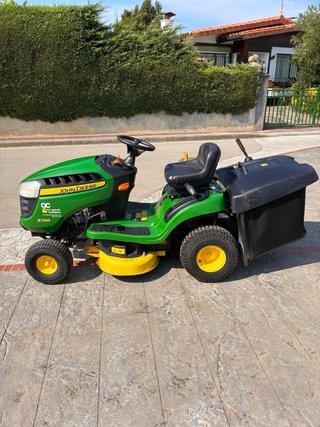 Tractor cortacésped John Deere X116R