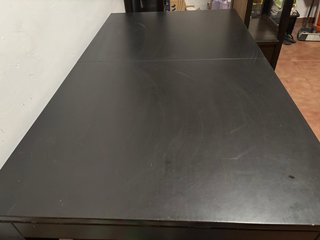 Mesa comedor y 8 sillas de madera maciza