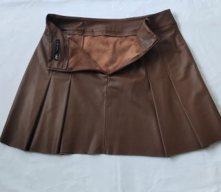Falda marrón efecto piel