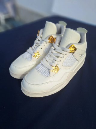 Zapatillas Jordan J4 Blanco Dorado Talla 40