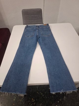 Pantalón vaquero Zara flare