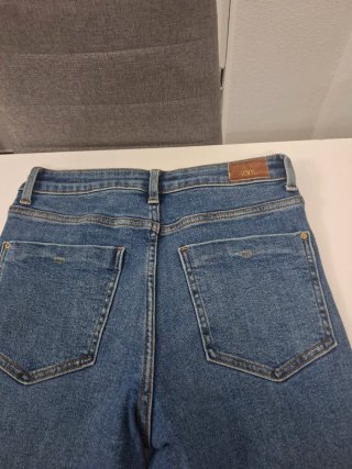 Pantalón vaquero Zara flare