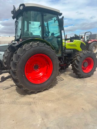 Tractor Claas Axos 230 Estándar