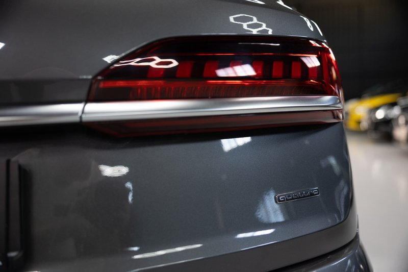 Audi Q7 2021, foto 19