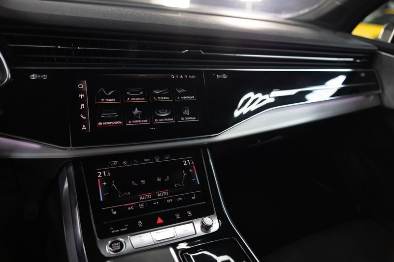 Audi Q7 2021, foto 45