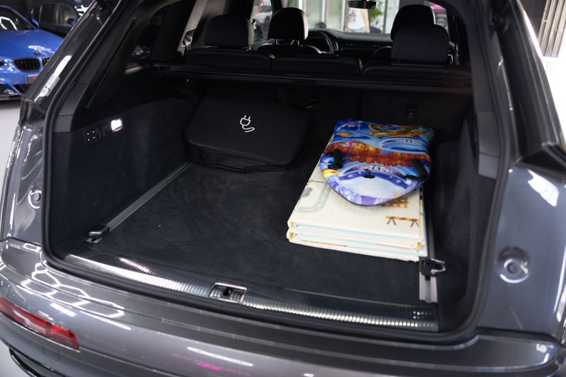 Audi Q7 2021, foto 26