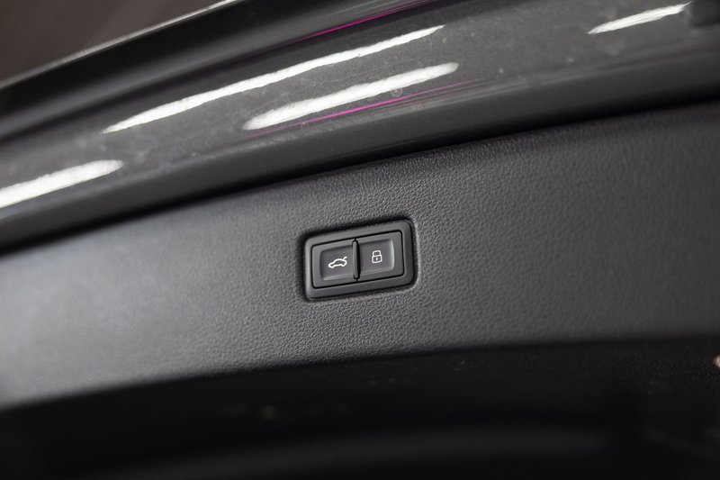 Audi Q7 2021, foto 28
