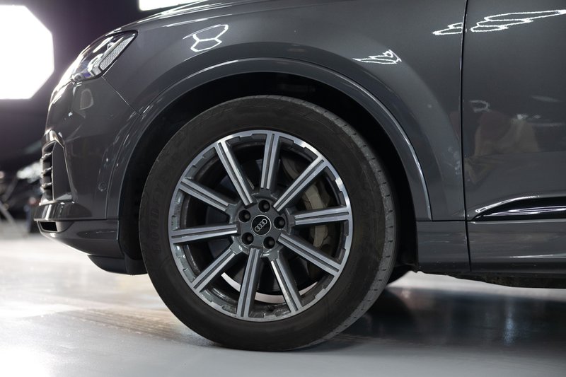 Audi Q7 2021, foto 17