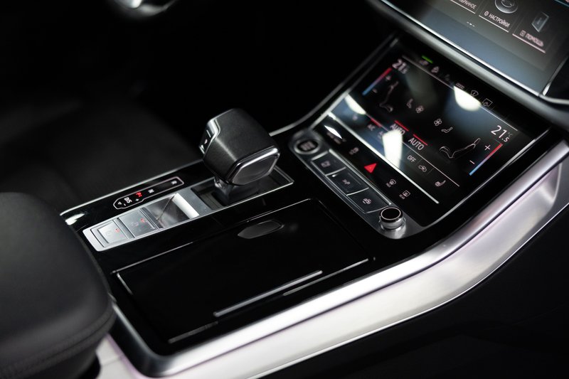 Audi Q7 2021, foto 31