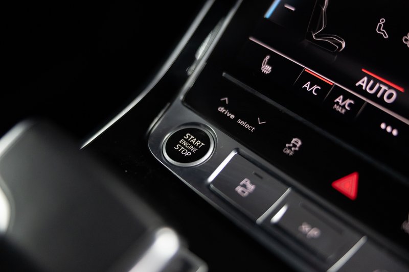 Audi Q7 2021, foto 43