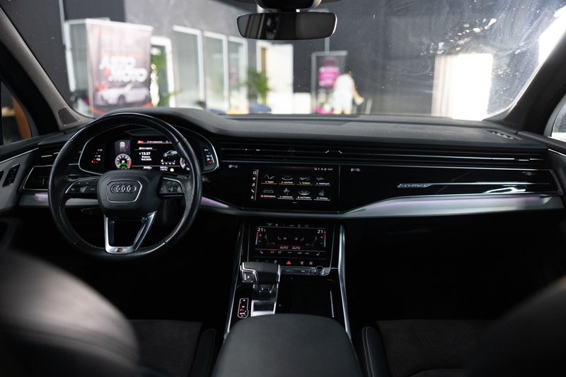 Audi Q7 2021, foto 33