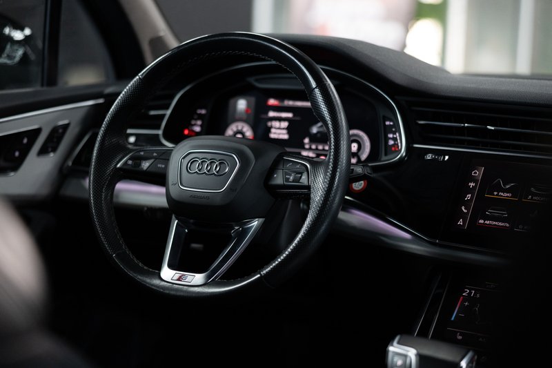Audi Q7 2021, foto 35